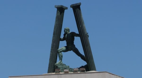 Herkules mit den Beiden Säulen die in Gibraltar und Ceuta stehen sollen